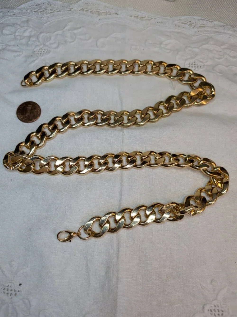 Heavy Gold Tone Curb Chain Necklace – 24